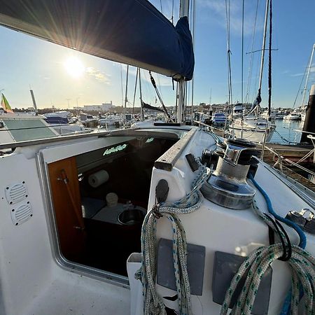 Barco A Vela Em Peniche - West Sailing Hotel Exterior foto